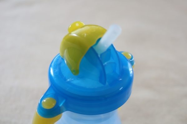 ストローいつから こぼれない赤ちゃんマグのおすすめ らくマグ One Choice