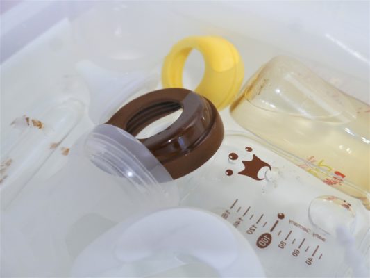 哺乳瓶 の選び方 何本 瓶とプラスチックは 乳首のサイズは One Choice